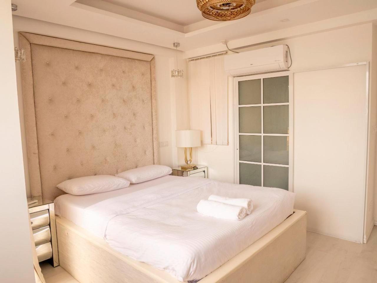 Beachfront Seaview Apartment Мале Екстериор снимка